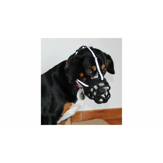 Botnita pentru caine negru
