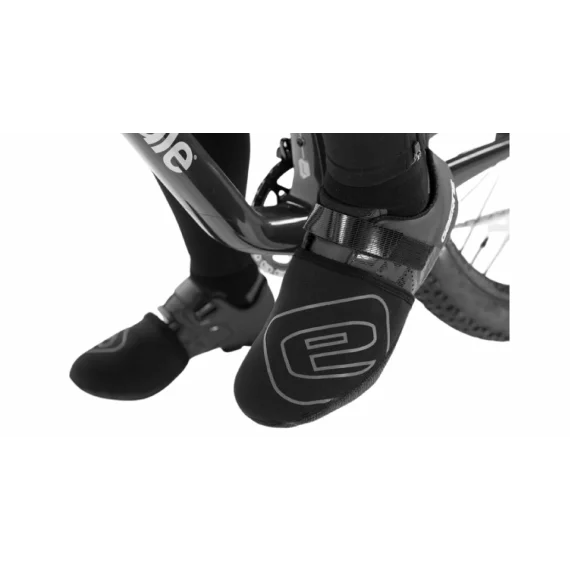 Huse din neopren pentru incaltamintea de ciclism, Etape Spike