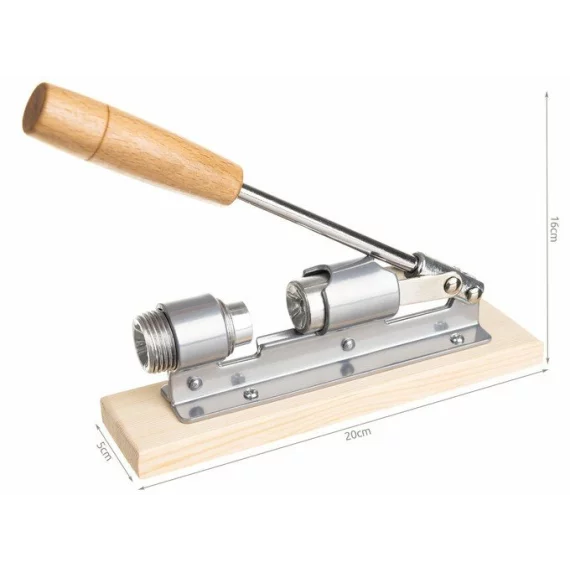 Nutcracker pe suport – spargator de nuci robust din otel inoxidabil cu baza din lemn