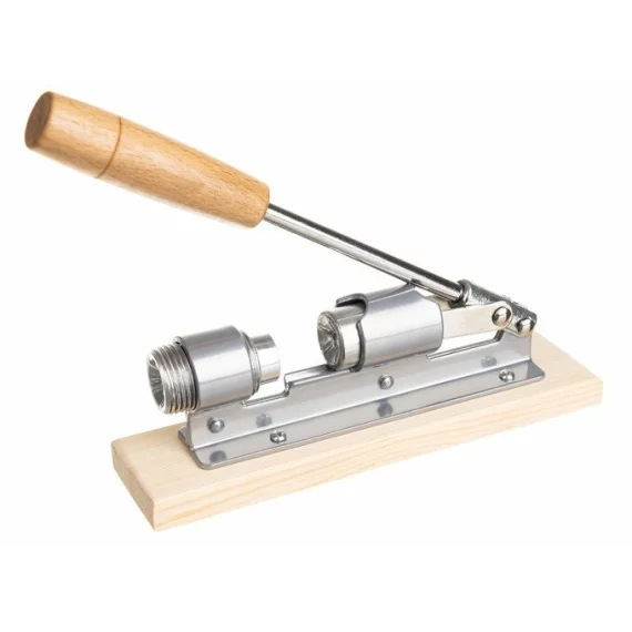 Nutcracker pe suport – spargator de nuci robust din otel inoxidabil cu baza din lemn