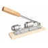 Nutcracker pe suport – spargator de nuci robust din otel inoxidabil cu baza din lemn